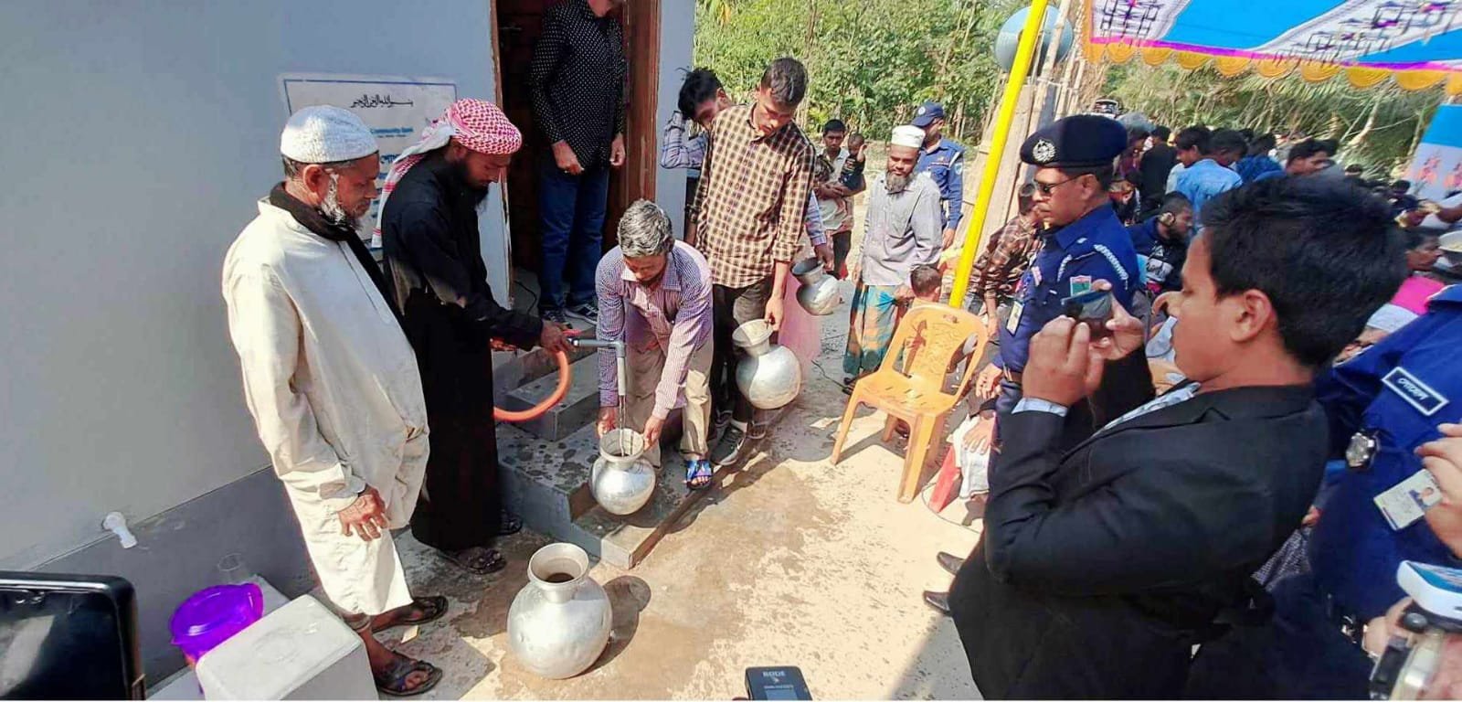 সুপেয় পানির নিশ্চয়তা পেল শরনখোলার ৩ গ্রামের মানুষ