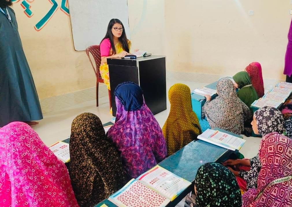 মাদ্রাসা পরিদর্শনে যেয়ে ক্লাস নিলেন উপজেলা নির্বাহী অফিসার!