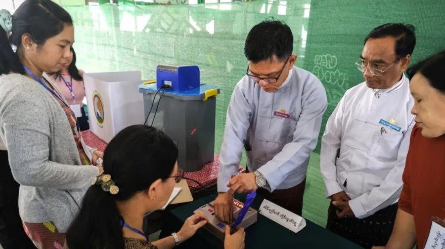 ৫ বছর ধরে চলমান গৃহযুদ্ধের মধ্যেই মিয়ানমারে জাতীয় নির্বাচন শুরু