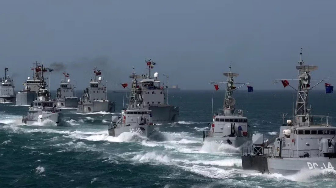 ৮ যুদ্ধজাহাজ ও ১২০০ মিসাইল নিয়ে ভেনেজুয়েলা উপকূলে মার্কিন সেনারা