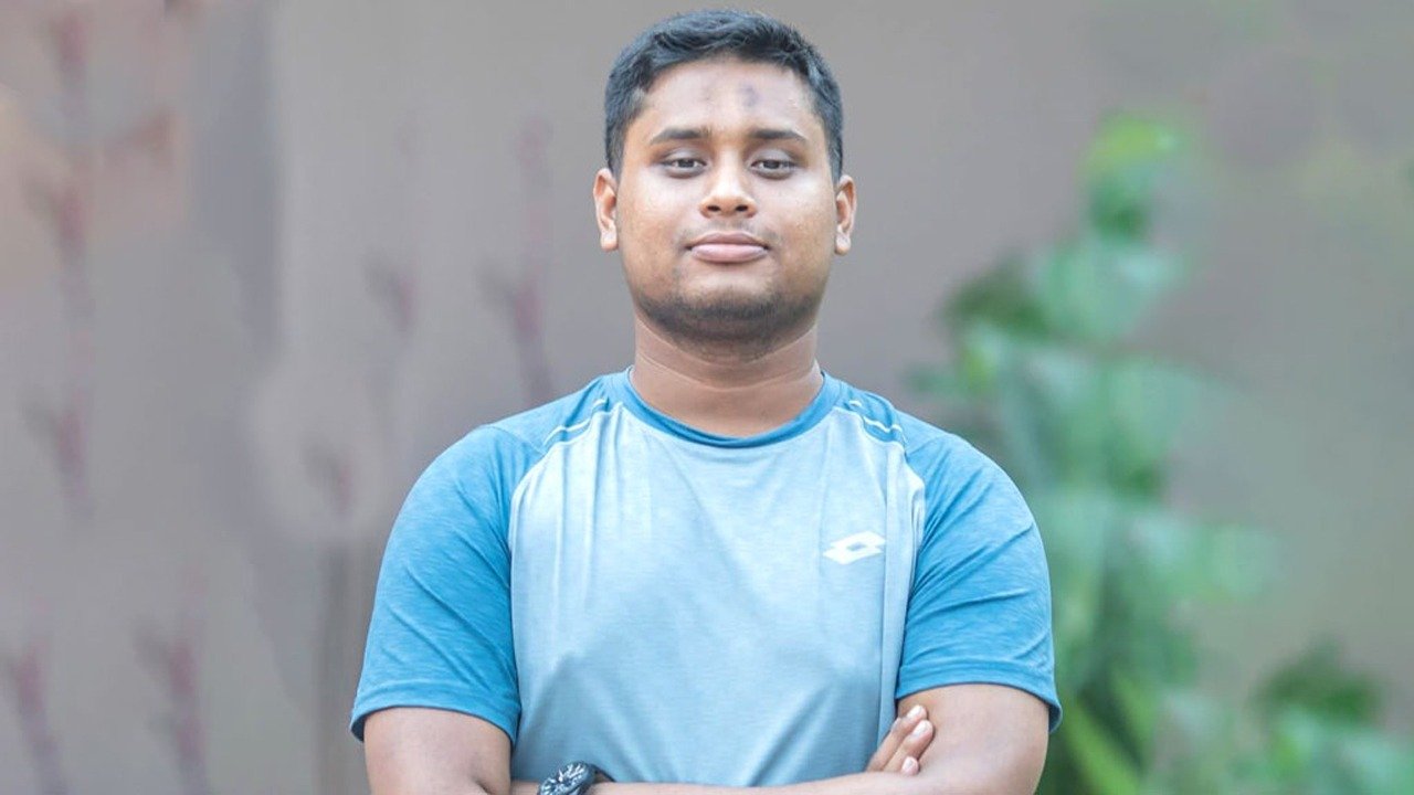 হাসনাতের বক্তব্য ‘হাস্যকর ও অপরিপক্ক গল্পের সম্ভার : রাজনৈতিক অঙ্গনে সমালোচনা অব্যাহত