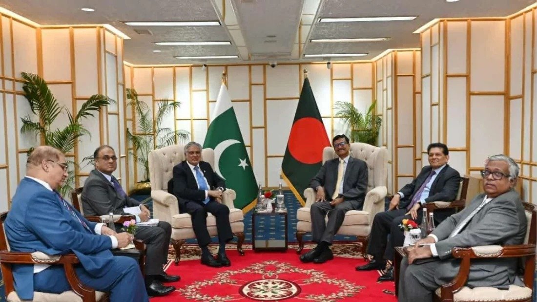 পররাষ্ট্র উপদেষ্টার সঙ্গে বৈঠকে পাকিস্তানের পররাষ্ট্রমন্ত্রী