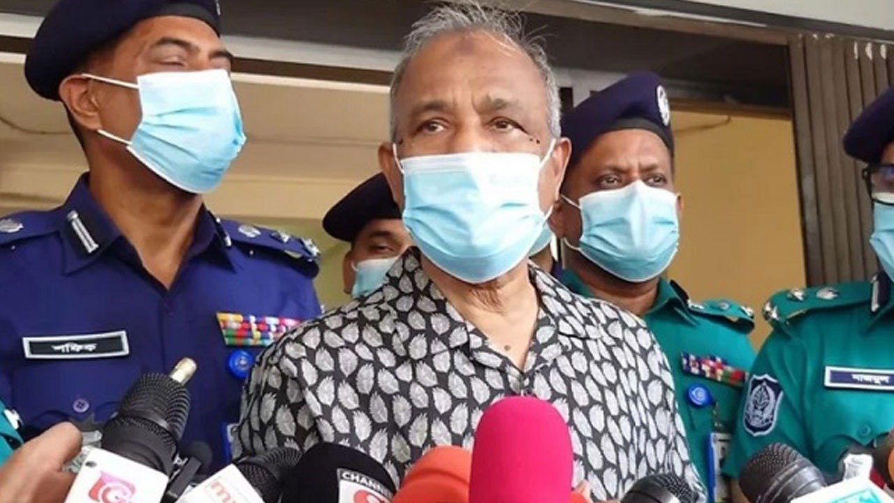 তারেক রহমান চাইলে যে কোনো সময় দেশে ফিরতে পারেন: স্বরাষ্ট্র উপদেষ্টা