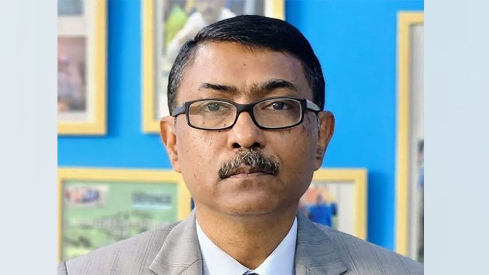 ওয়াকার যৌবনের ধারালো সময়েও ইমামতি করতেন