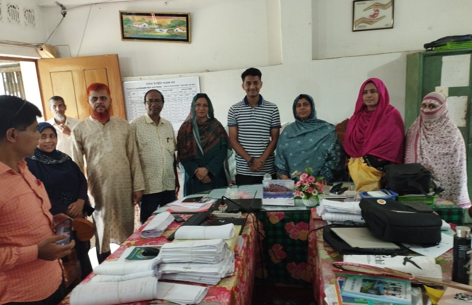সাবেক ছাত্রকে সংবর্ধনা দিয়েছে আলফাডাঙ্গা মডেল সরকারি প্রাথমিক বিদ্যালয়