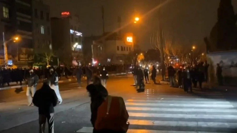 ইরানে সরকারবিরোধী আন্দোলন, নিহত-আহতদের ভিড়ে সংকটে হাসপাতাল: বিবিসি